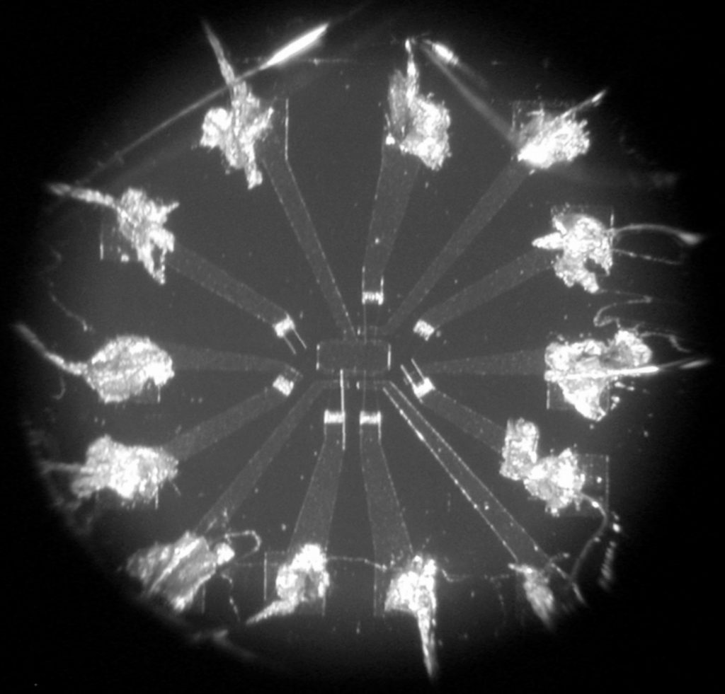 Photograph of top of sample used for counterflow measurement, p. 15 of thesis.